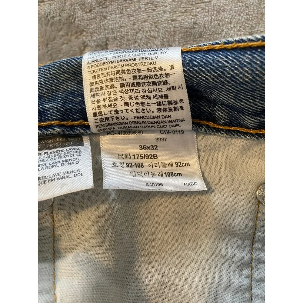 Levi's Jeans Mens 36x32 Blue 550 Relaxed Fit Tapered Leg Medium Wash Denim